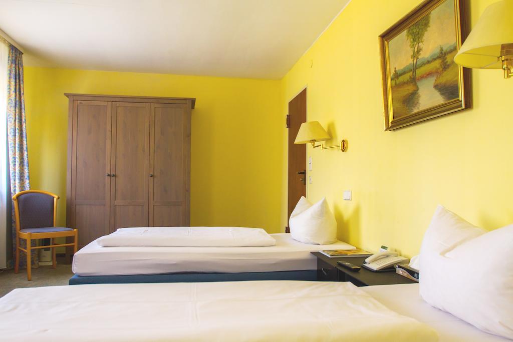 Heidekrug Otel Oberursel Oda fotoğraf