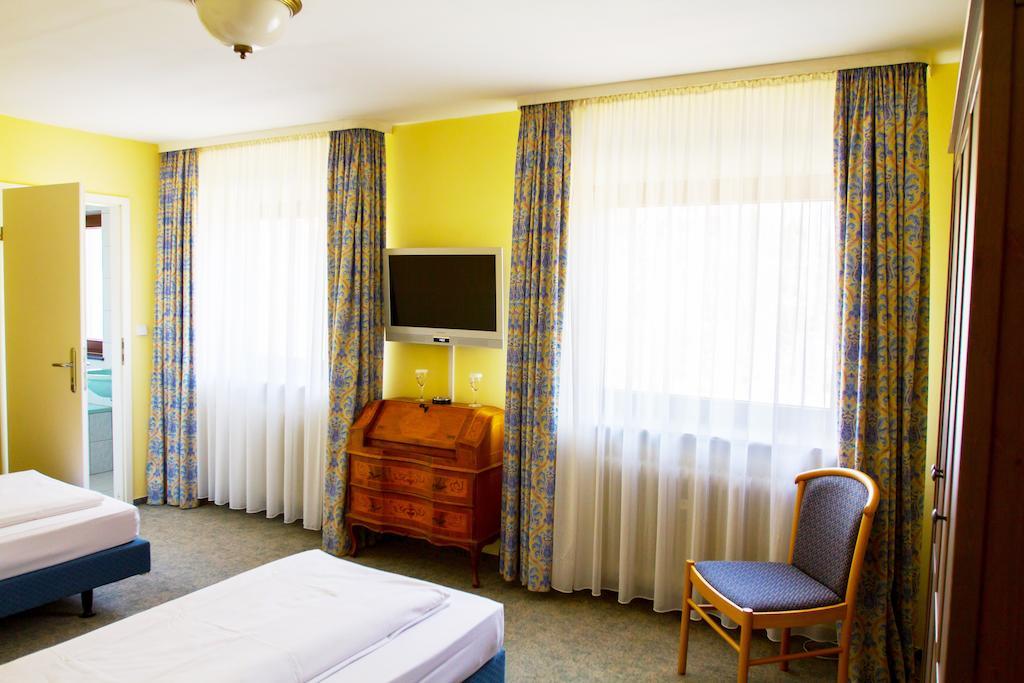 Heidekrug Otel Oberursel Oda fotoğraf